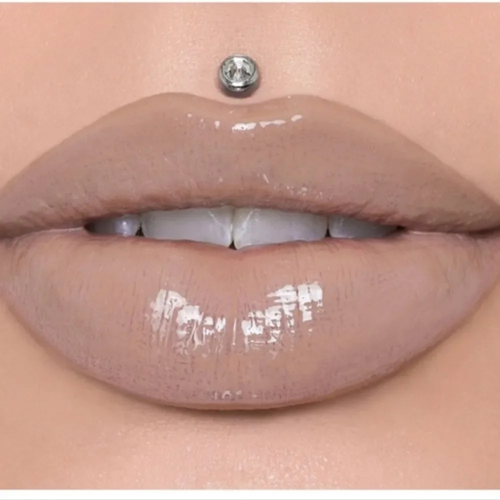 NIB Jeffree Star The Gloss Silk Rope